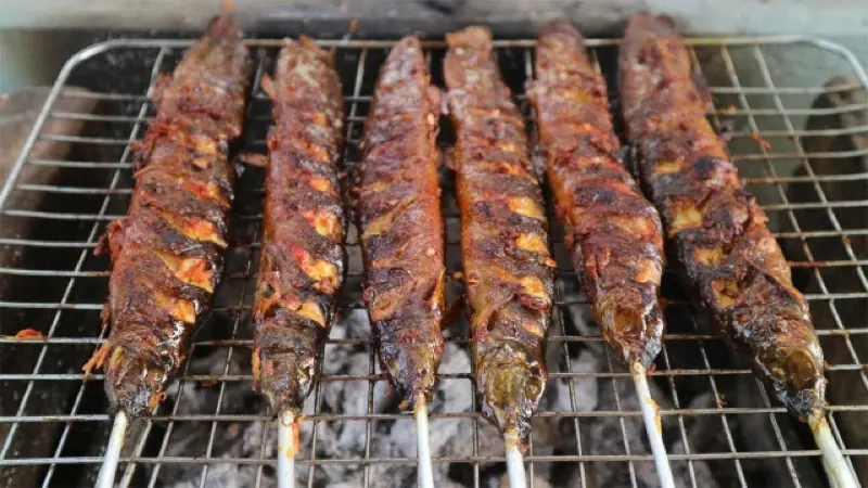 cá nướng sa tế sả ớt cay thơm hấp dẫn cách làm đơn giản