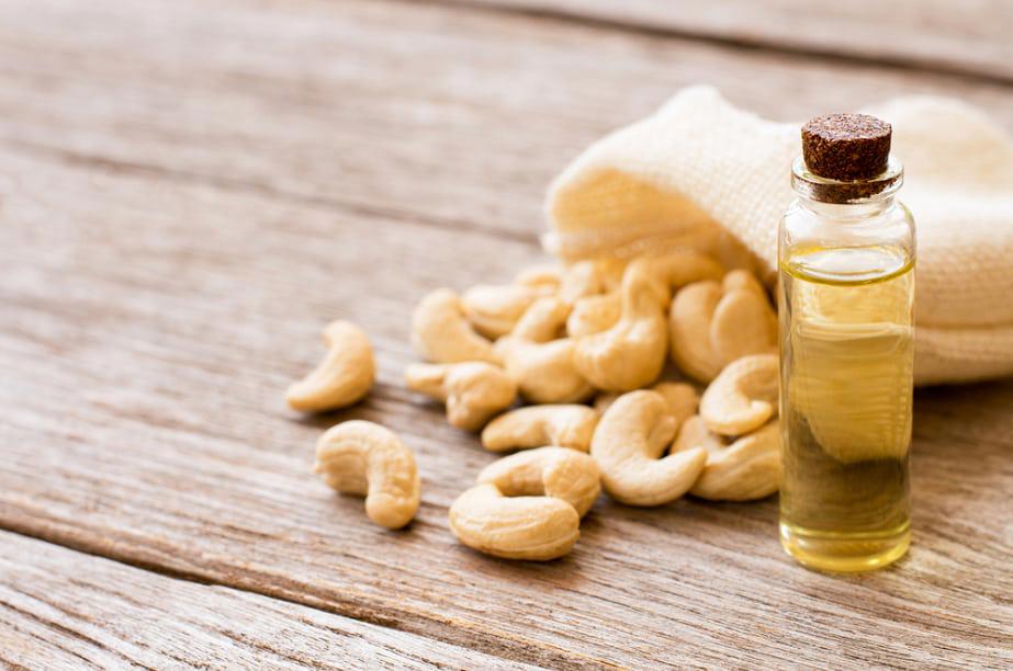 phân biệt dầu điều và dầu màu điều